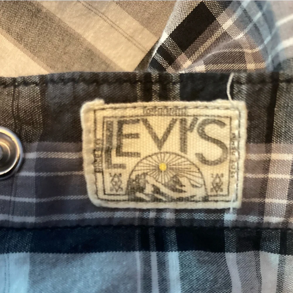 Levi's SZ XL black and gray Western style short sleeve Button Down Shirt